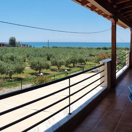 Smaragda Sea View * Karianí