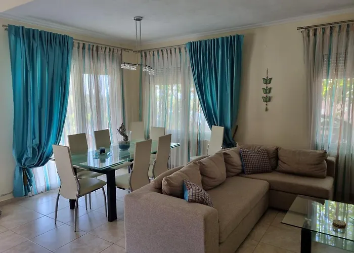 Smaragda Sea View * Karianí